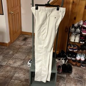 Dockers Cream Khakis - 32x32 Barely Worn